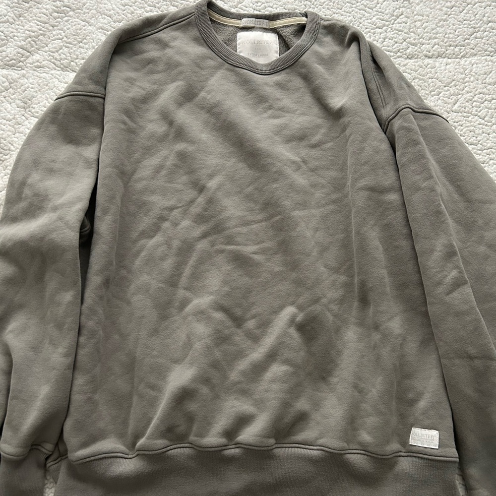Hollister Crewneck - Size XL